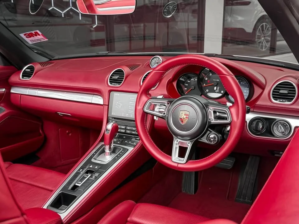 2016 Porsche 718 Boxster and Cayman IV 2