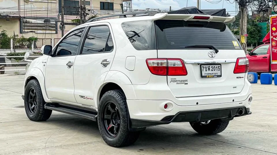 2010 Toyota Fortuner I 2