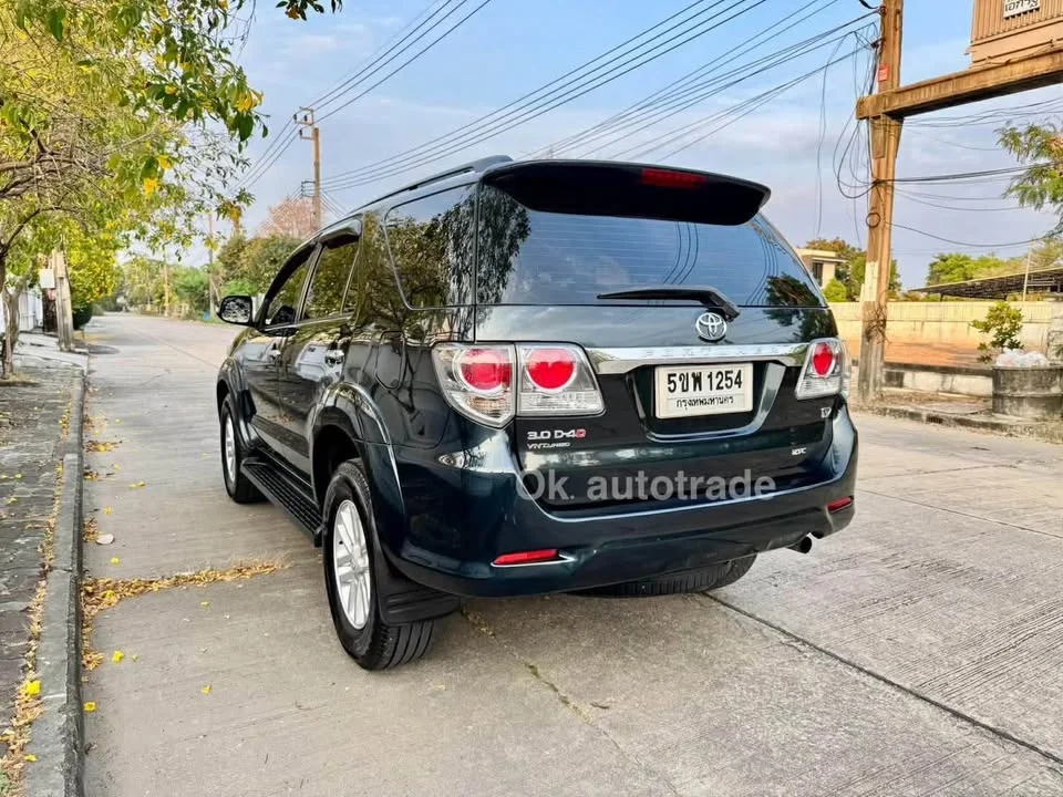 2013 Toyota Fortuner I 3