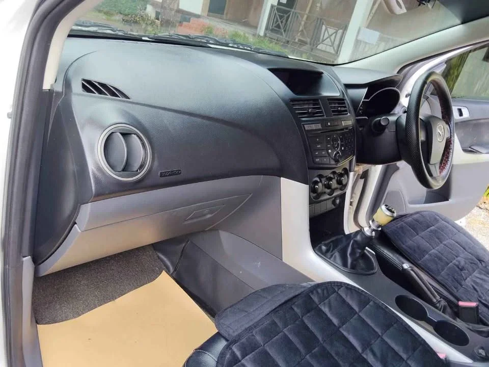 2013 Mazda BT-Series II 3