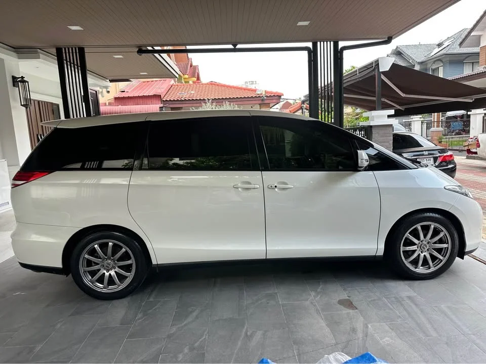 2006 Toyota Estima III 2