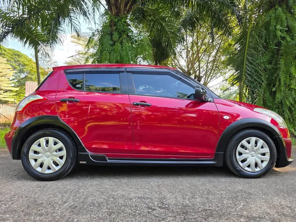 2013 Suzuki Swift II 2
