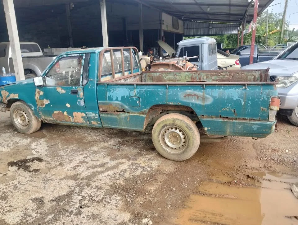 1995 Mitsubishi Triton II 3