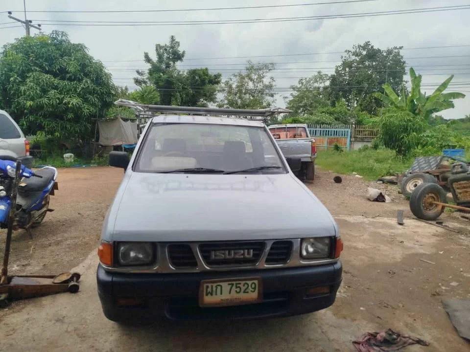 1994 Isuzu TFR III 2