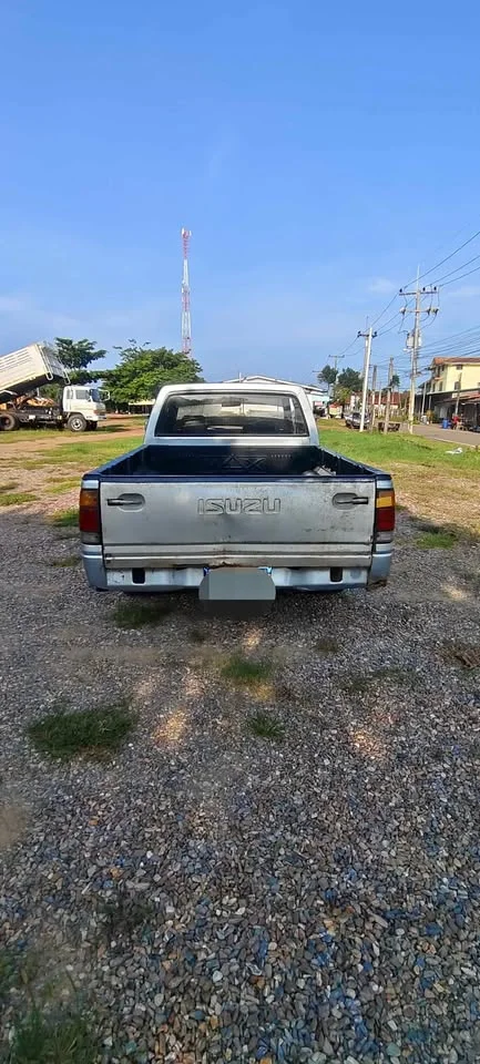 1997 Isuzu TFR III 3
