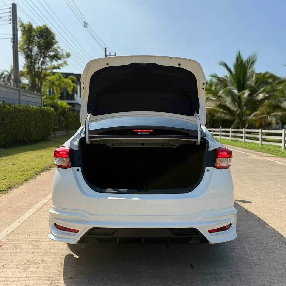 2017 Toyota Yaris ATIV III 3