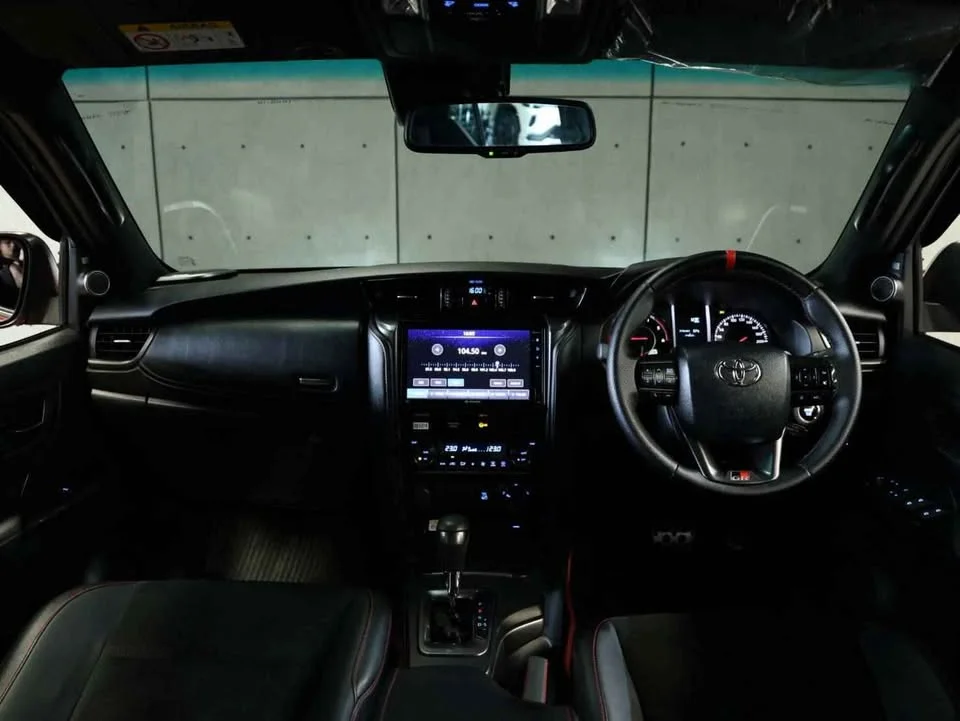 2022 Toyota Fortuner II 3