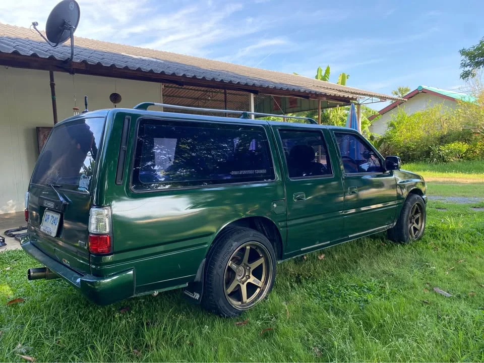 1996 Isuzu TFR III 3