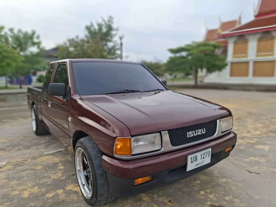 1991 Isuzu TFR III 2