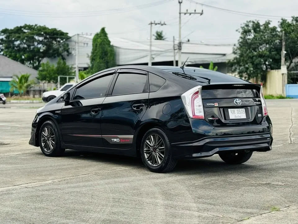 2014 Toyota Prius III 3
