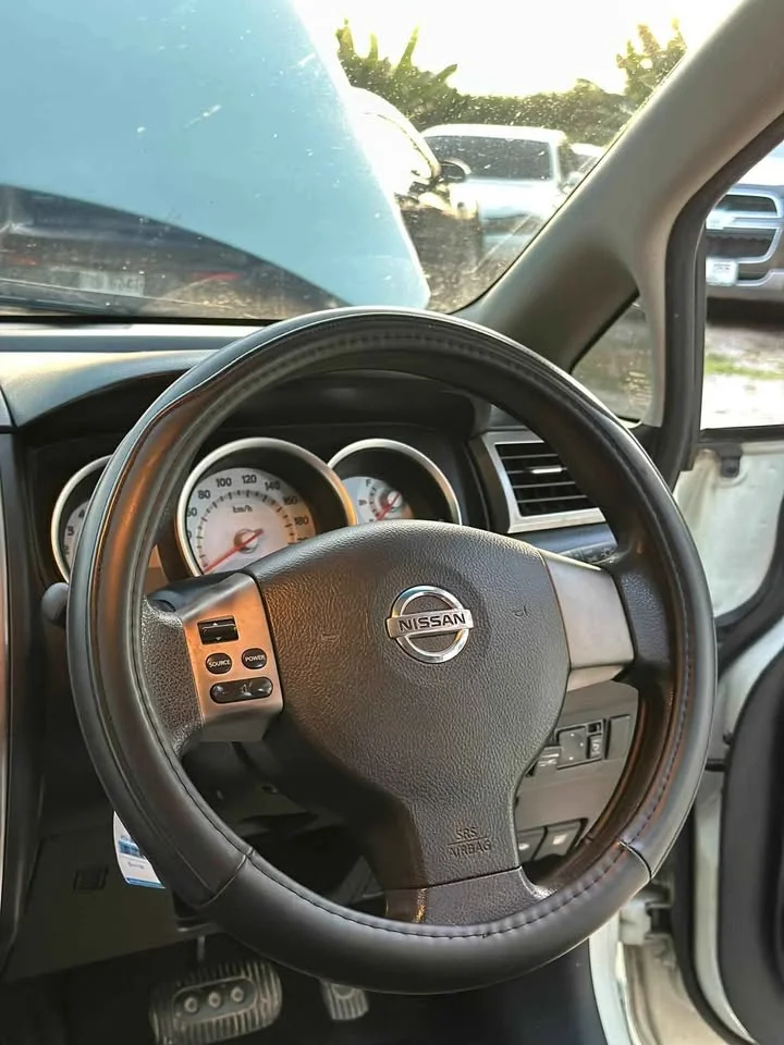2010 Nissan Tiida I (C11) 3