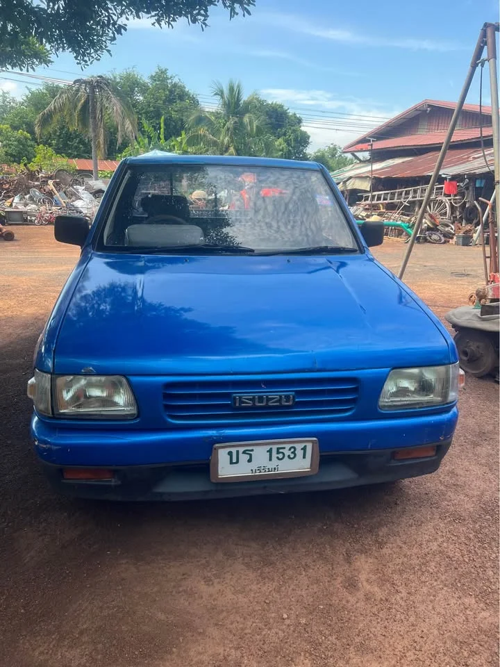 Isuzu TFR III 3