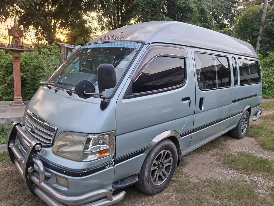1995 Toyota Commuter IV (H100) 2