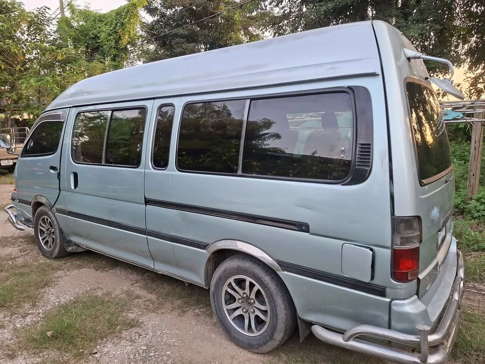 1995 Toyota Commuter IV (H100) 3