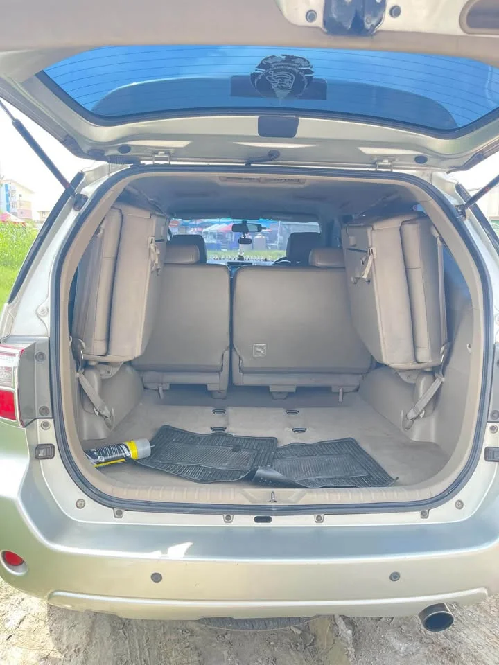 2010 Toyota Fortuner I 3