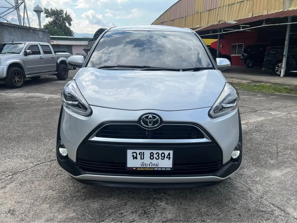 2018 Toyota Sienta II 2