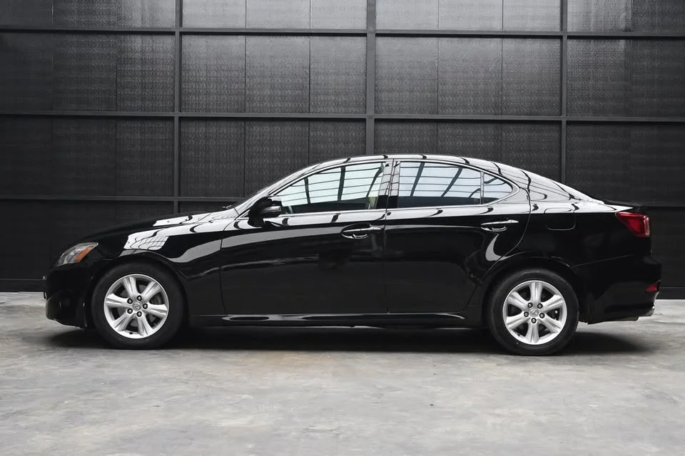 2011 Lexus IS II 3