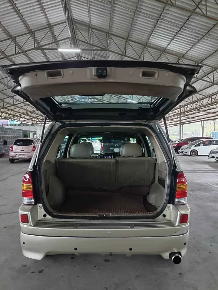 2005 Ford Escape I 2