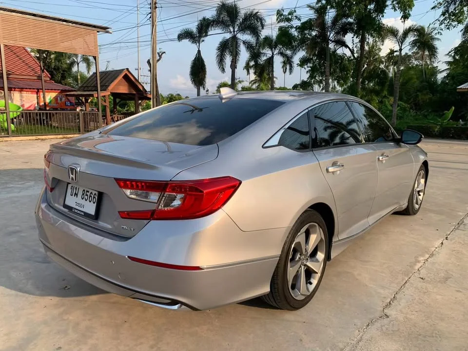 2023 Honda Accord X 3