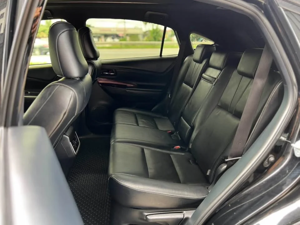 2014 Toyota Harrier III 3