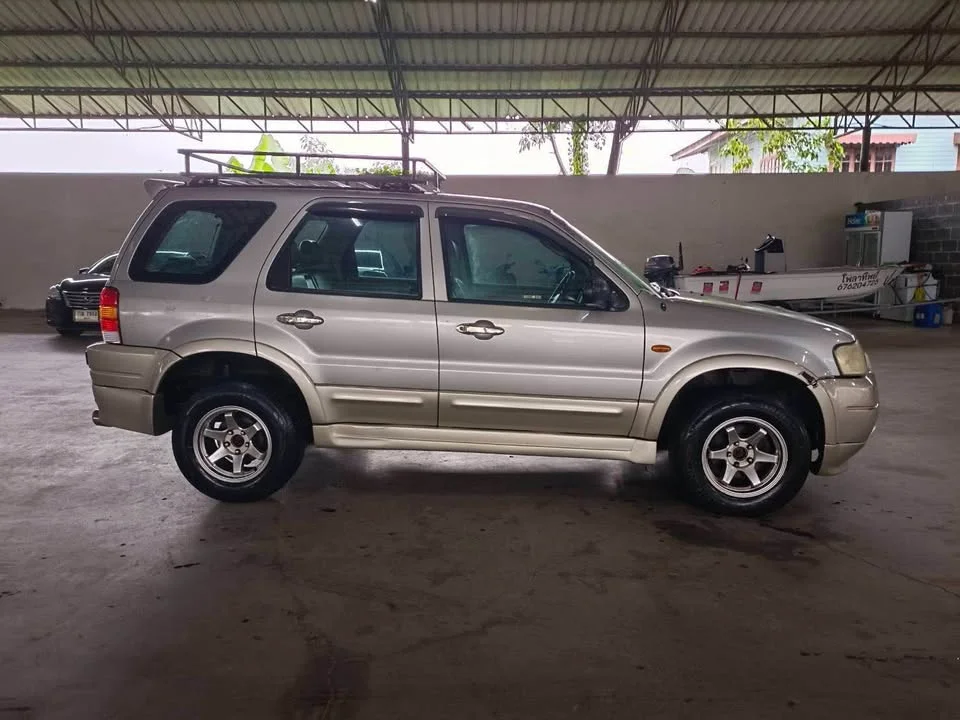 2005 Ford Escape I 3