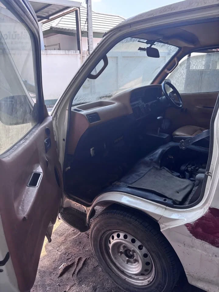1999 Toyota Commuter IV (H100) 2