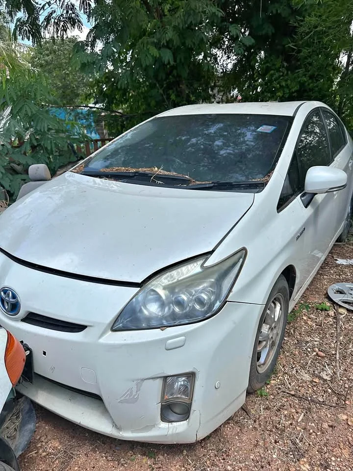 2013 Toyota Prius III 3