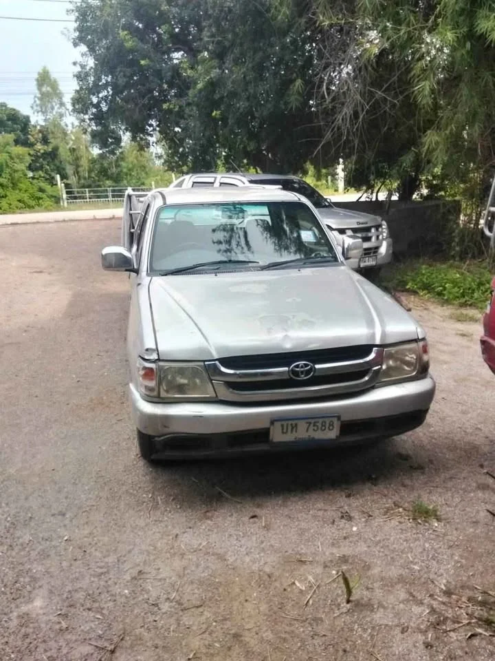 2002 Toyota Hilux Tiger VI 2