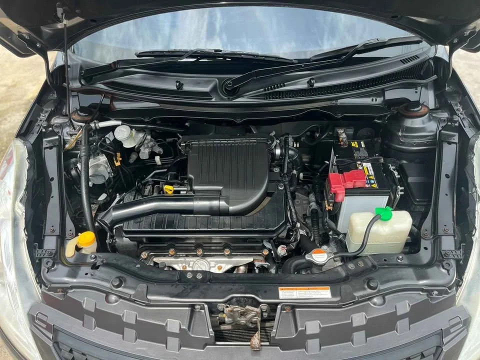 2013 Suzuki Swift II 3