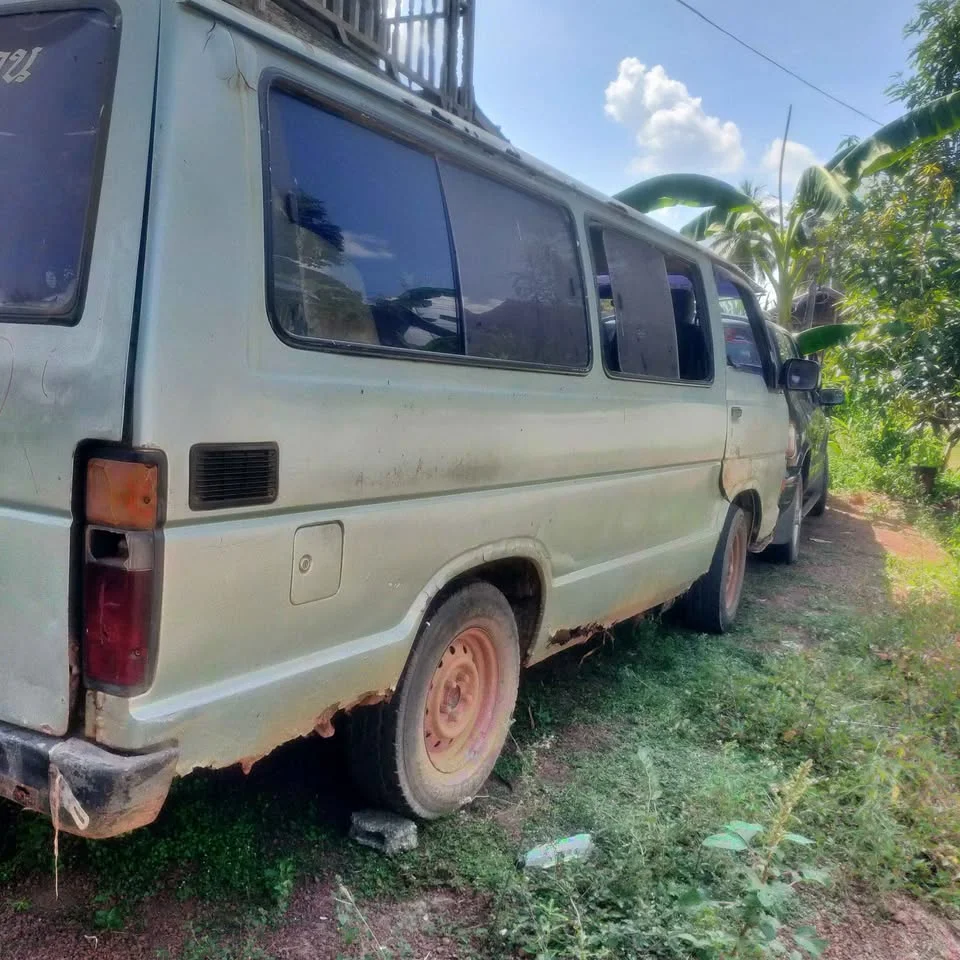 1989 Toyota Commuter III 3
