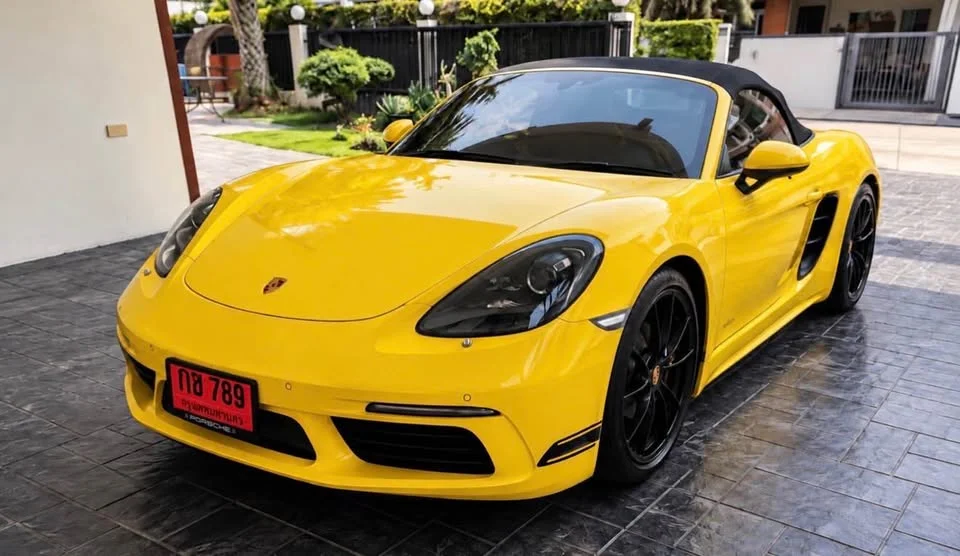 2017 Porsche 718 Boxster and Cayman IV 3