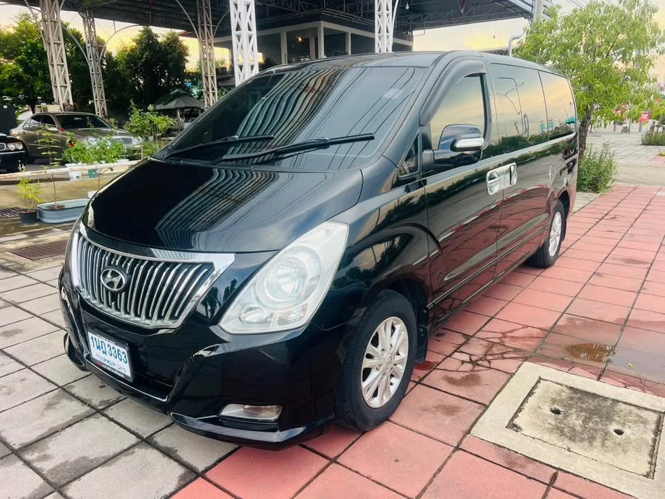2012 Hyundai H-1 II 2