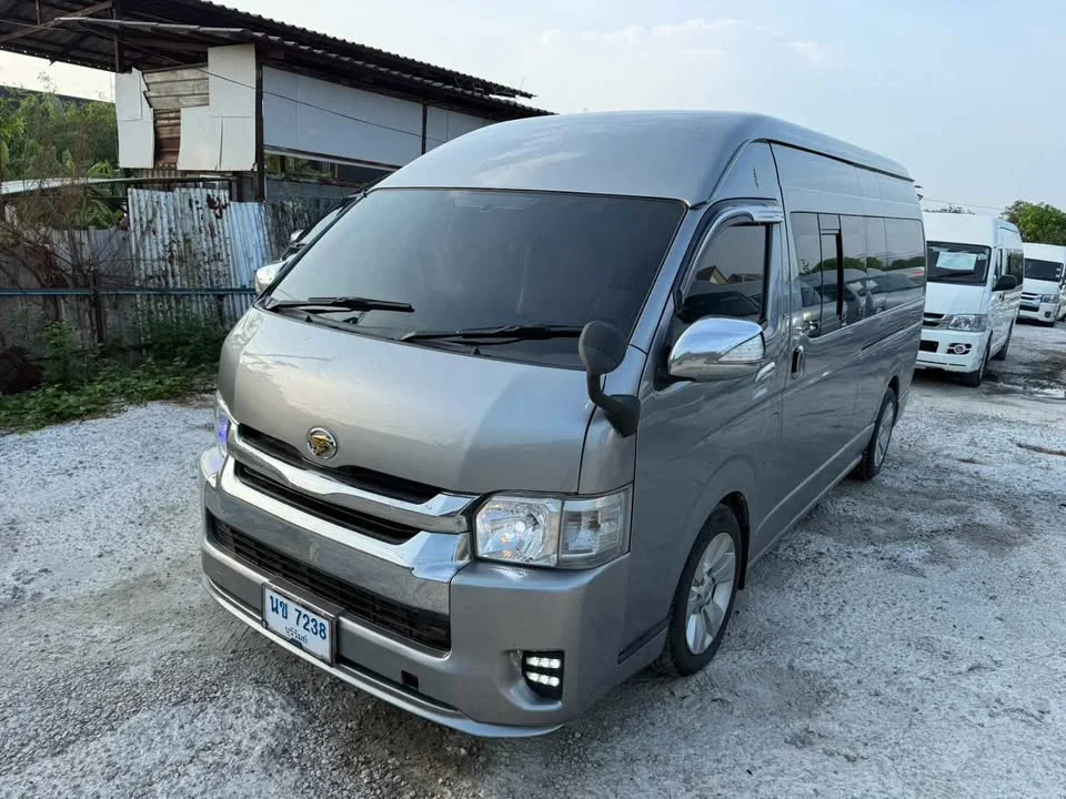 2009 Toyota Commuter V (H200) 3