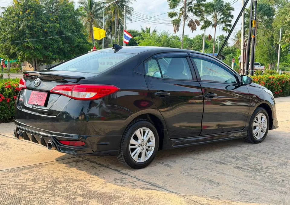 2018 Toyota Yaris ATIV III 2