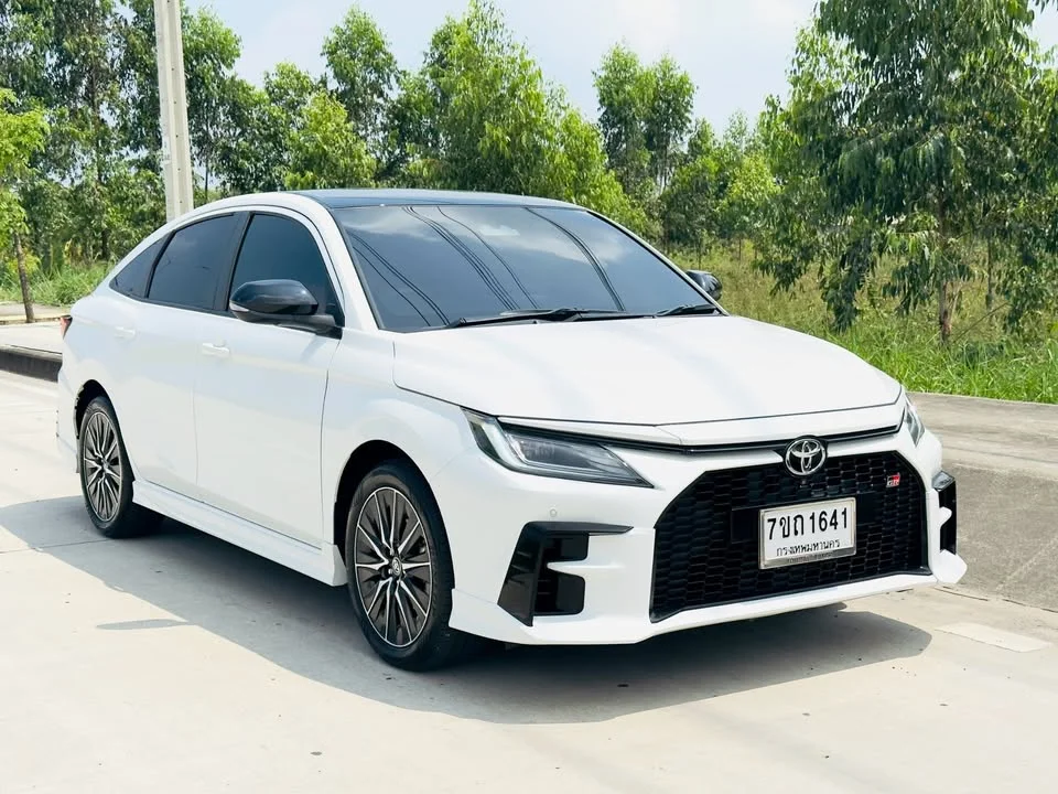 2025 Toyota Yaris ATIV IV 3