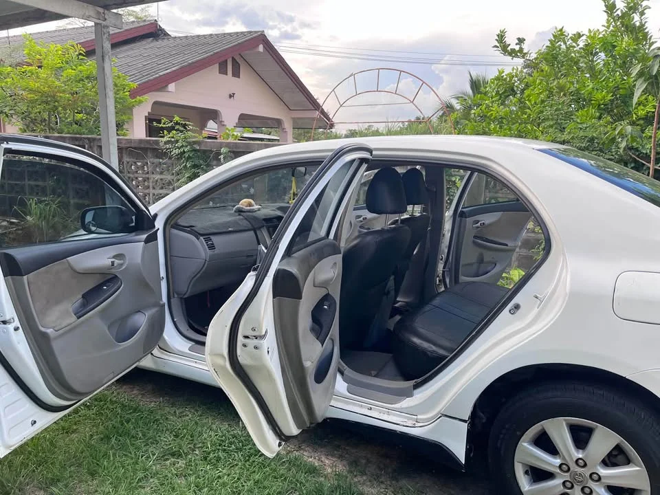 2009 Toyota Corolla Altis X (E140) 3
