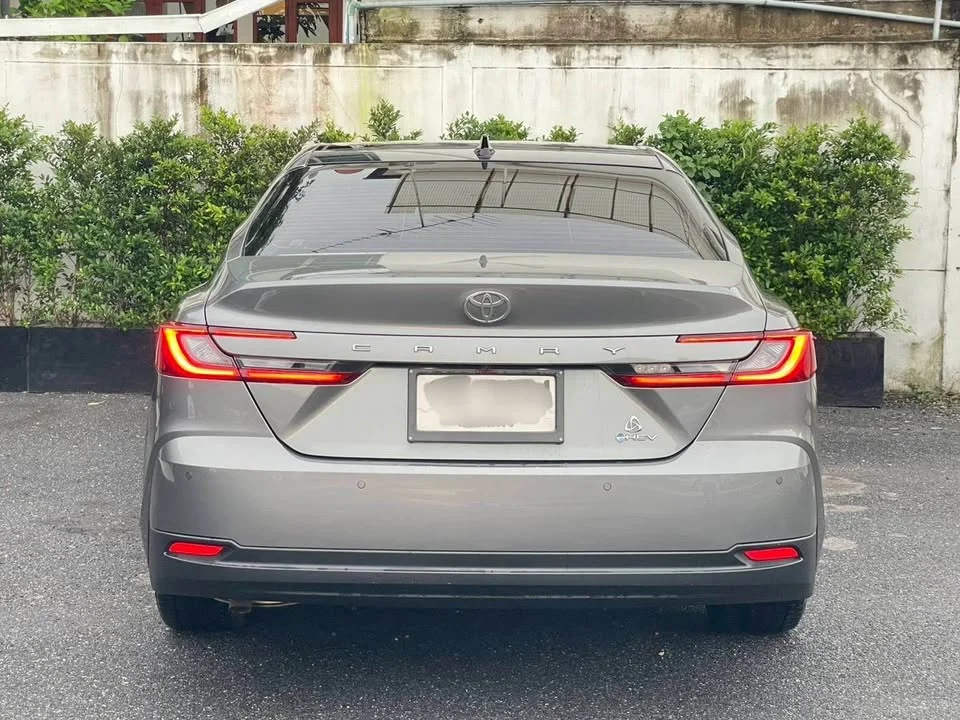 2025 Toyota Camry VIII (XV70) 3