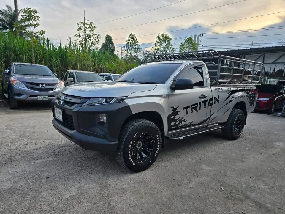 2022 Mitsubishi Triton V 3