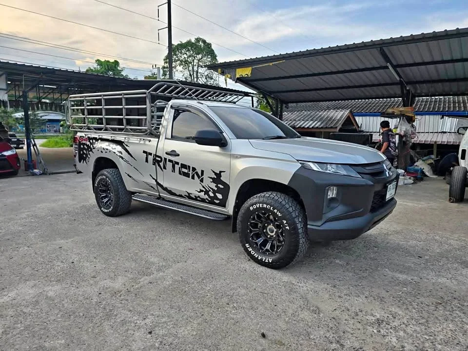 2022 Mitsubishi Triton V 2