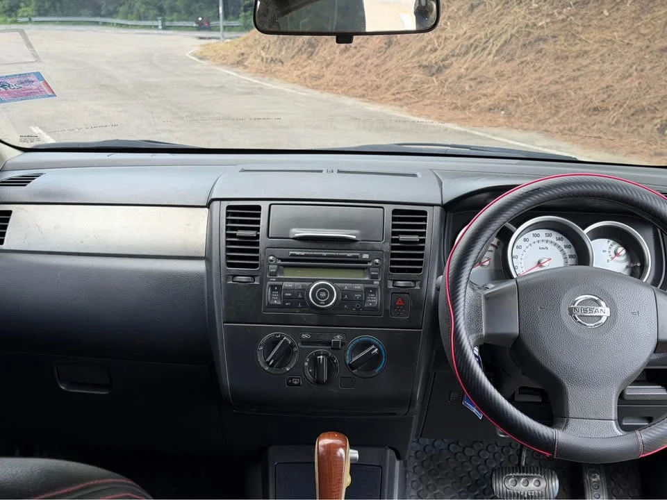 2010 Nissan Tiida I (C11) 3
