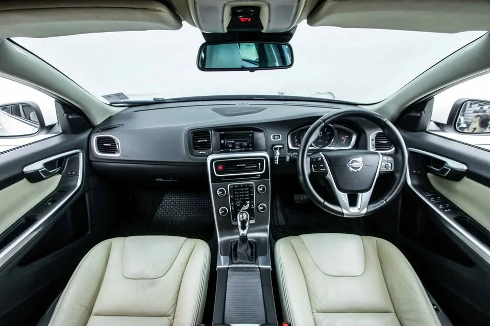 2015 Volvo V60 I 3