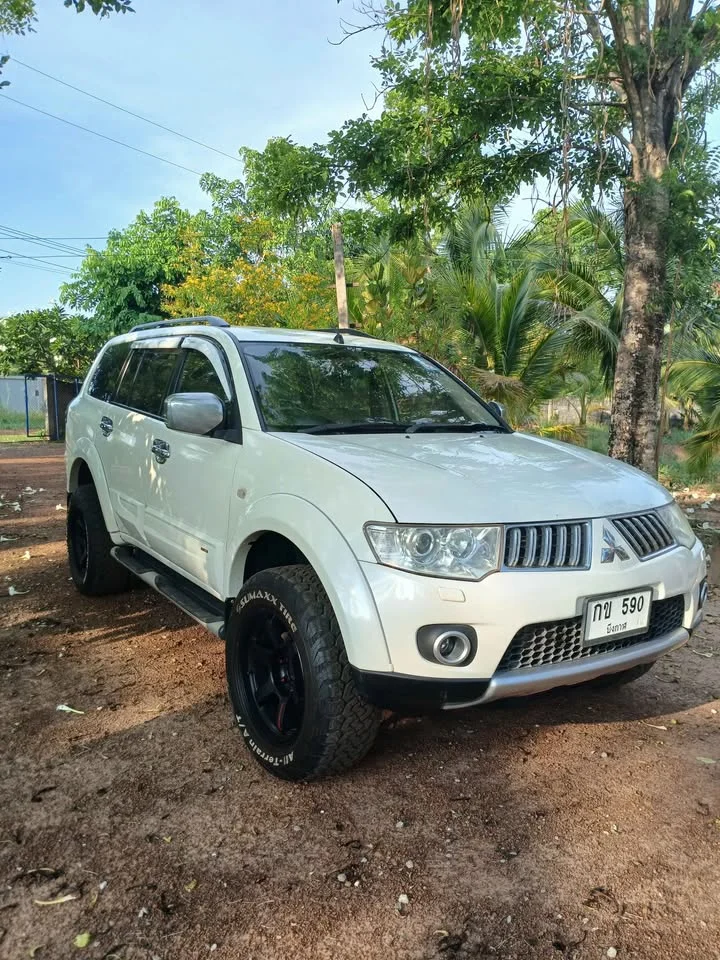 2011 Mitsubishi Pajero Sport II 2