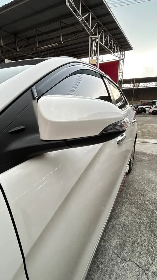 2017 Toyota Yaris ATIV III 2