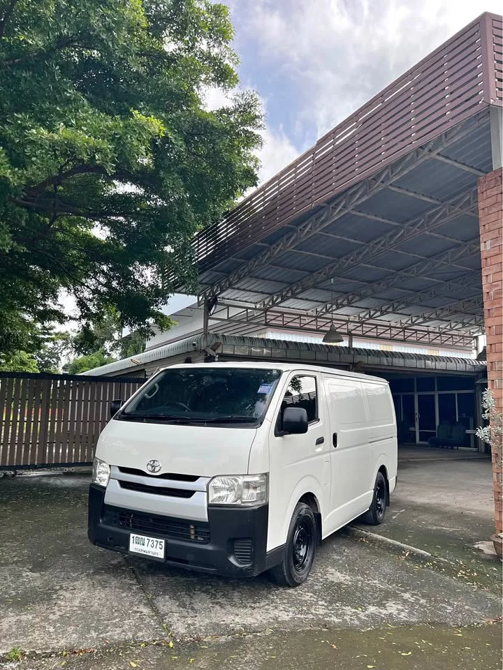 2015 Toyota HiAce V (H200) 2