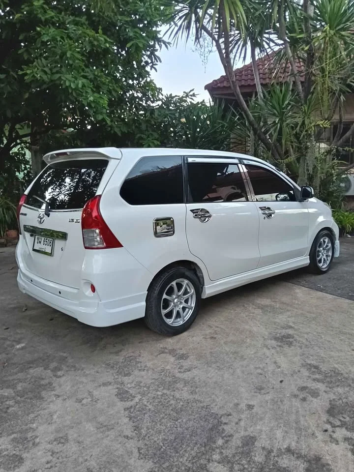 2013 Toyota Avanza II 2