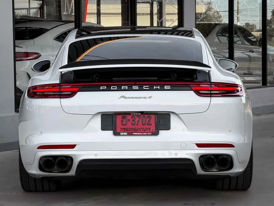 2018 Porsche Panamera II 3