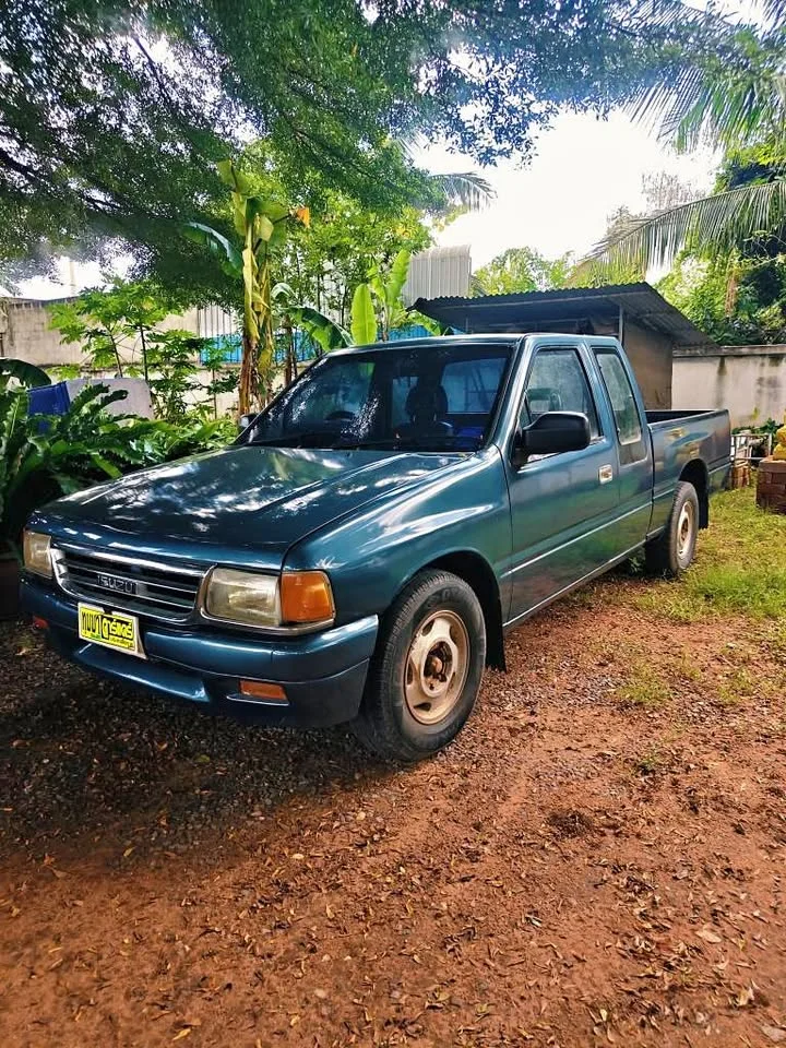 1991 Isuzu TFR III 2