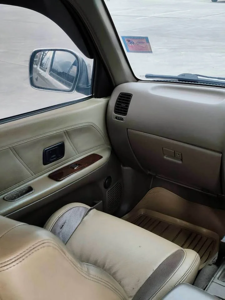 2004 Toyota Hilux Tiger VI 2
