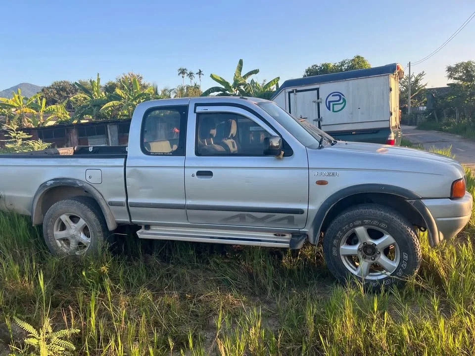 1999 Mazda 2500 Fighter V 3