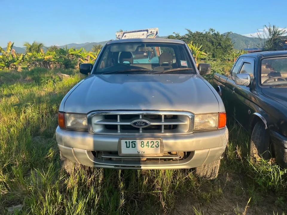 1999 Mazda 2500 Fighter V 2